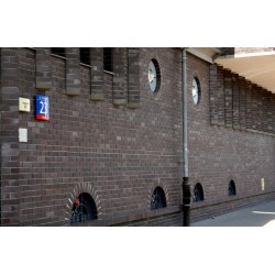 Roben Adelajda Burgundy Grooved Clinker Brick